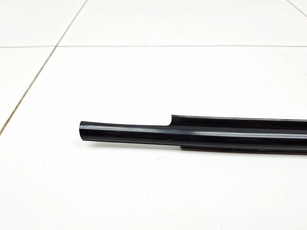 Накладка стекла переднего правого, 2000 рублей, Пермь