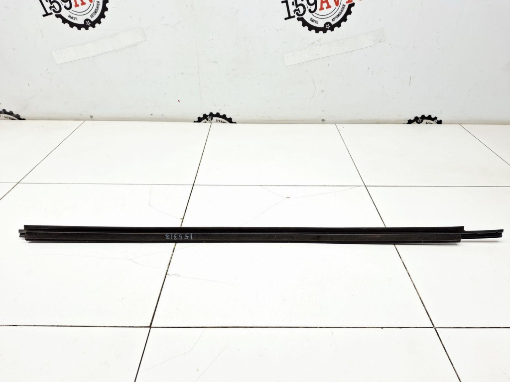 Накладка стекла переднего правого, 2000 рублей, Пермь