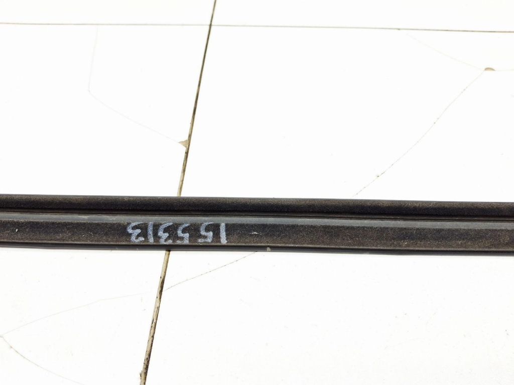 Накладка стекла переднего правого, 2000 рублей, Пермь