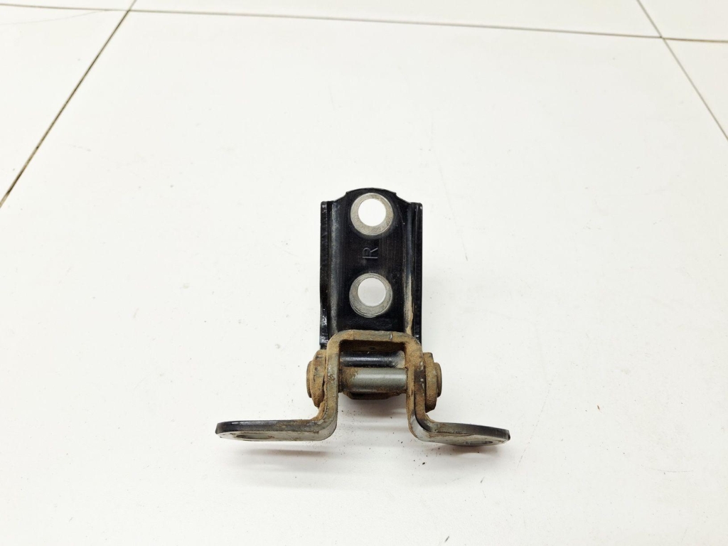 Петля двери задней правой нижняя, 1000 рублей, Пермь