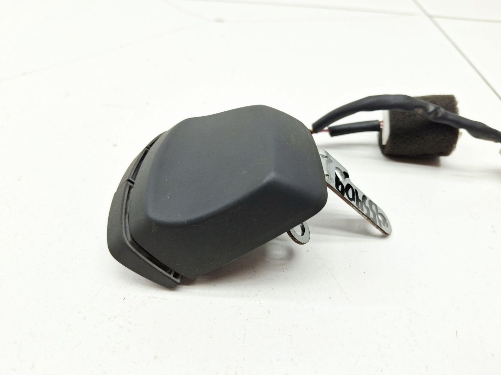 Кнопка управления телефоном, 2000 рублей, Пермь