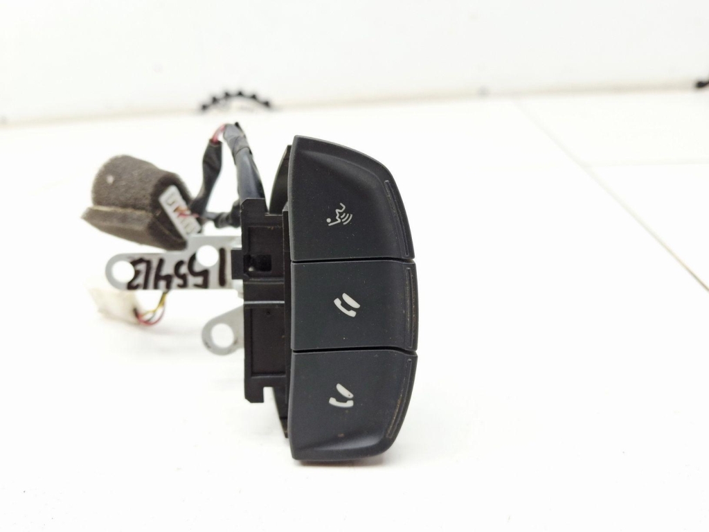 Кнопка управления телефоном, 2000 рублей, Пермь