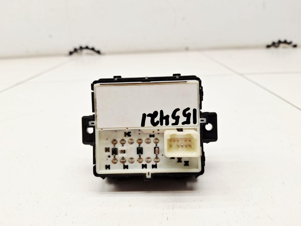 Кнопка фиксатора стояночного тормоза, 3500 рублей, Пермь