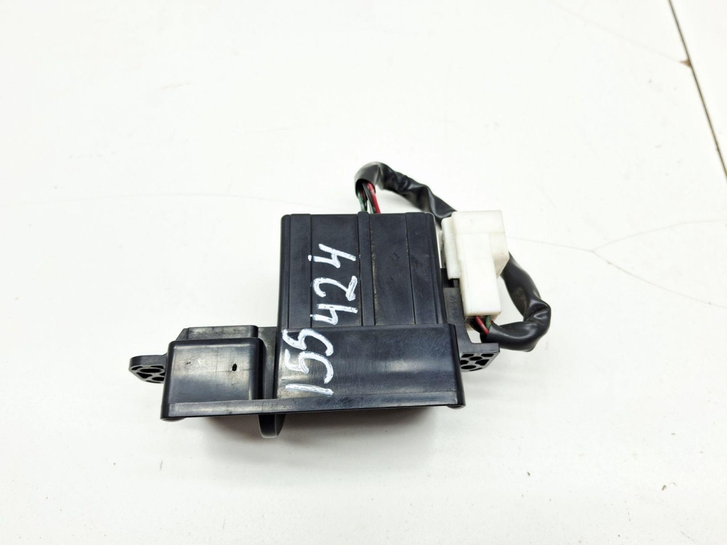 Кнопка фиксатора стояночного тормоза, 1500 рублей, Пермь