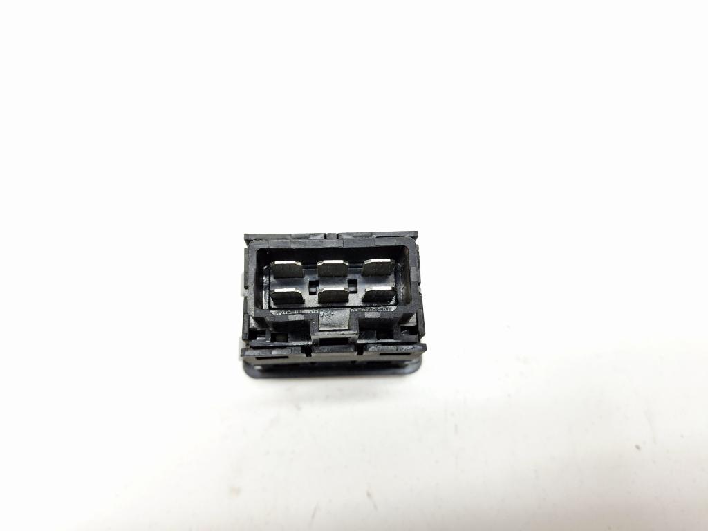 Кнопка обогрева сидений, 1000 рублей, Пермь