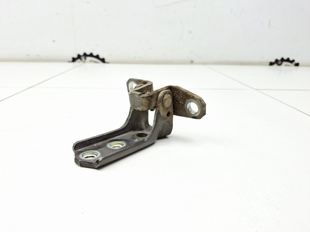 Петля двери задней левой нижняя, 500 рублей, Пермь