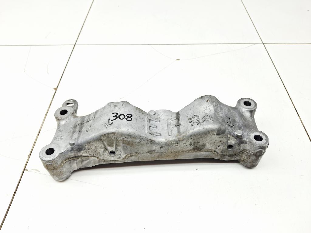 Кронштейн двигателя правый, 500 рублей, Пермь