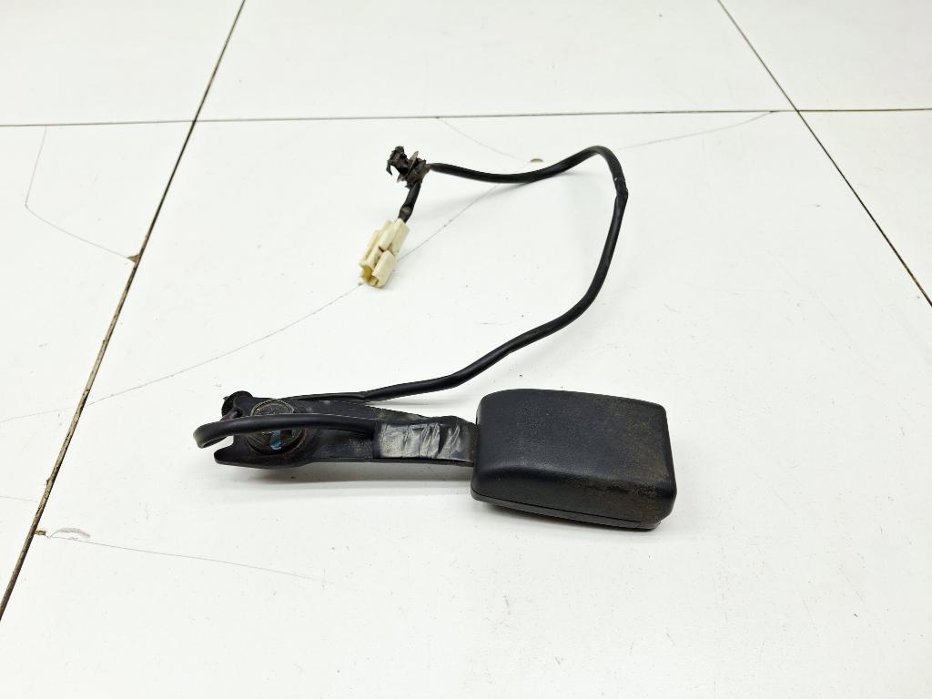 Ответная часть ремня безопасности, 1000 рублей, Пермь