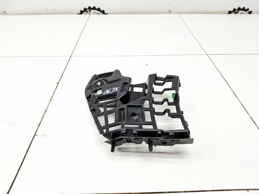 Кронштейн переднего бампера правый, 4500 рублей, Пермь