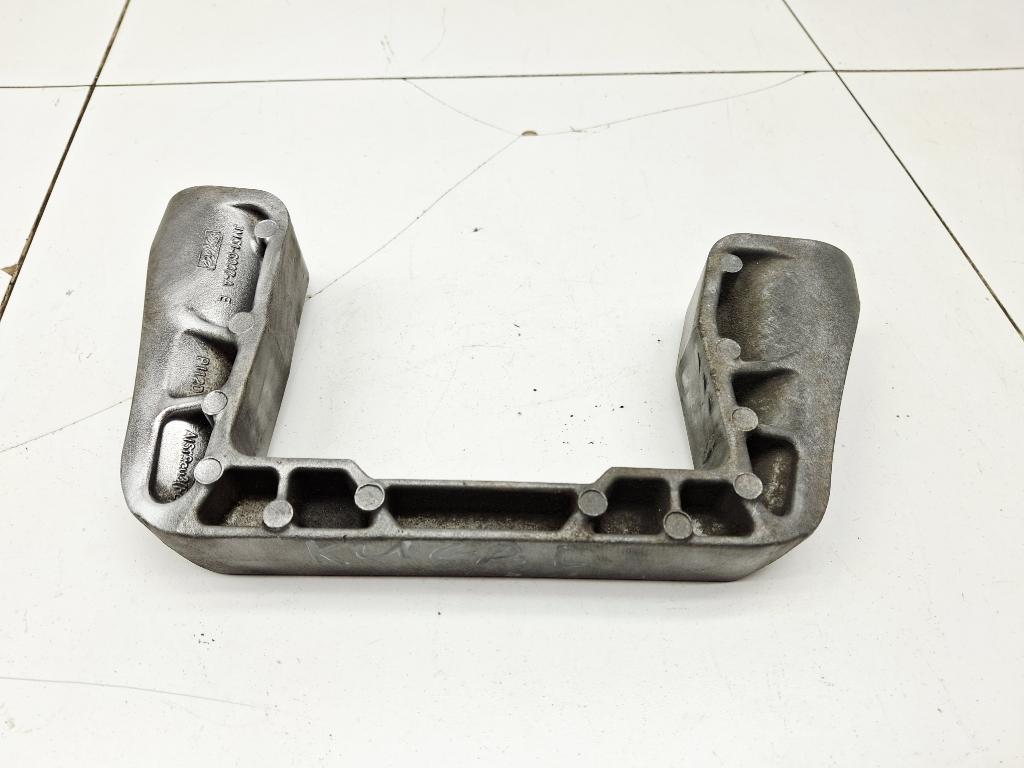 Кронштейн двигателя правый, 1500 рублей, Пермь