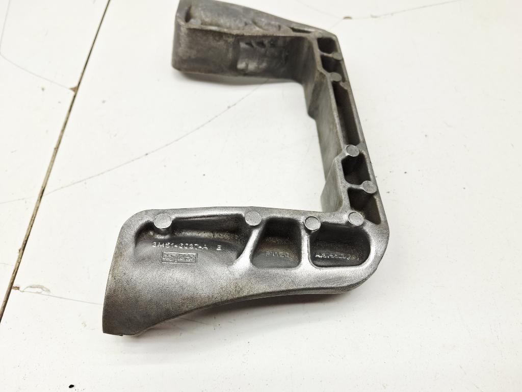 Кронштейн двигателя правый, 1500 рублей, Пермь