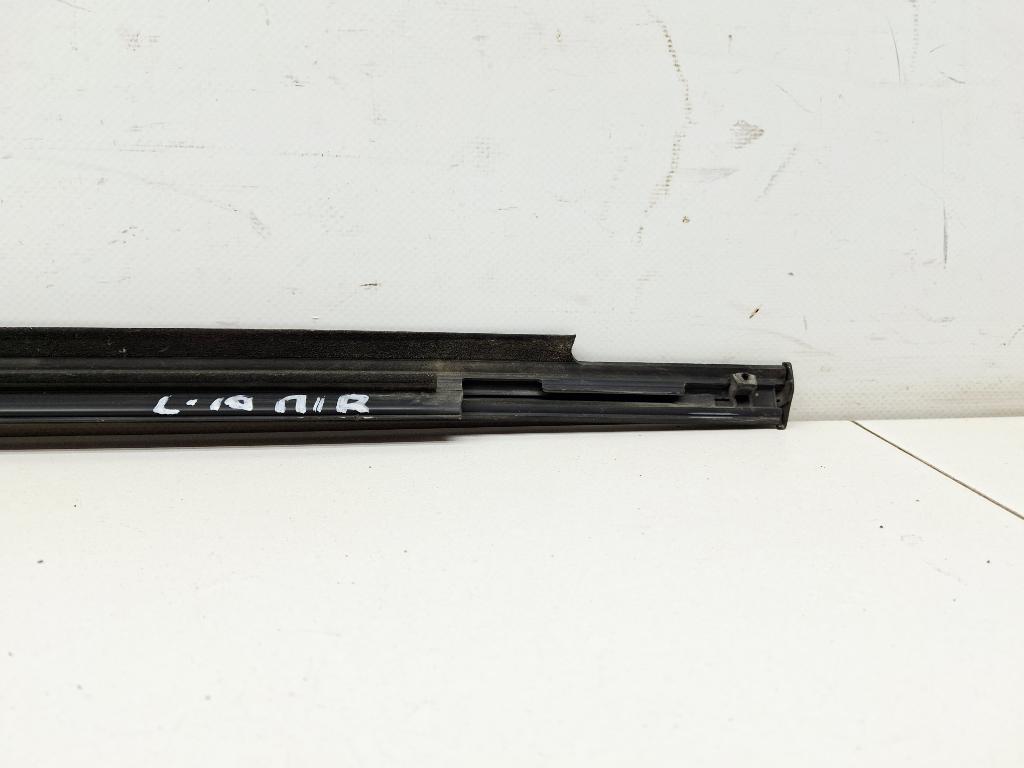 Накладка стекла переднего правого, 1000 рублей, Пермь