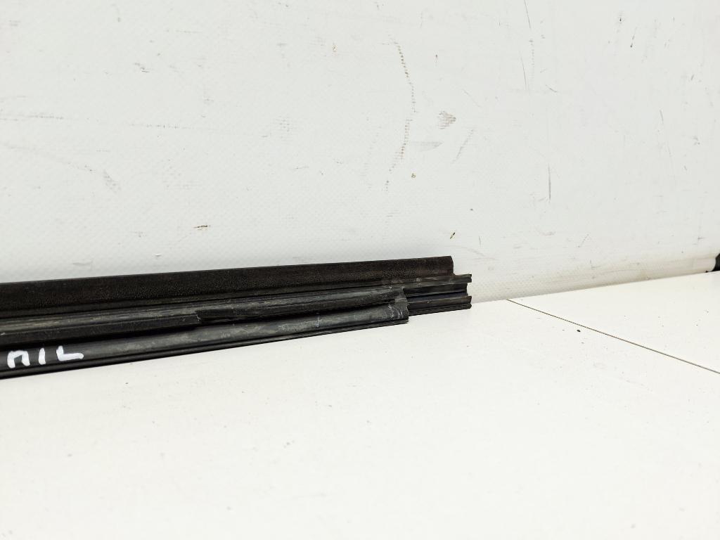 Накладка стекла переднего левого, 1500 рублей, Пермь