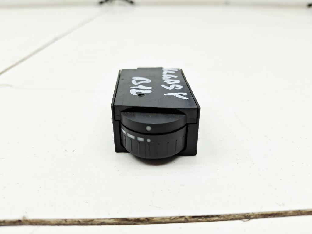 Кнопка освещения панели приборов, 500 рублей, Пермь