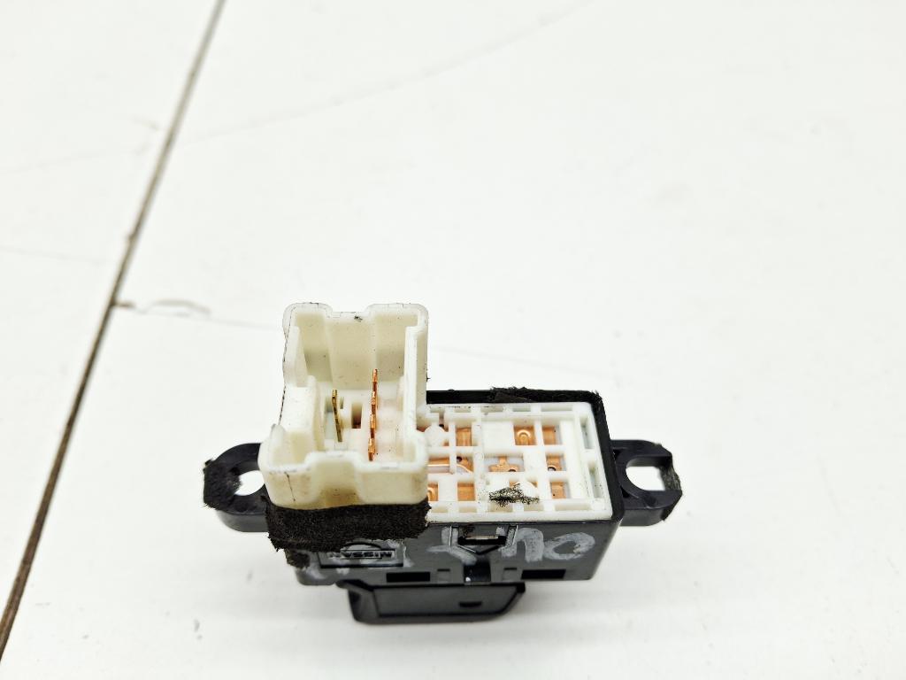 Кнопка стеклоподъемника, 500 рублей, Пермь