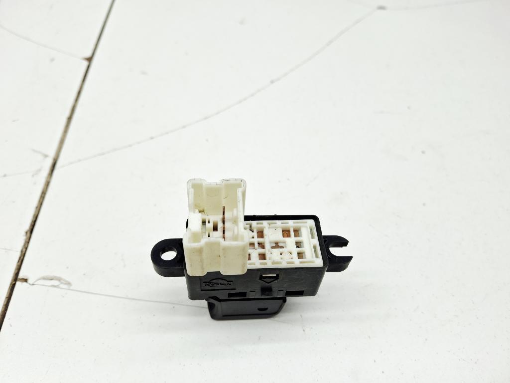 Кнопка стеклоподъемника, 500 рублей, Пермь