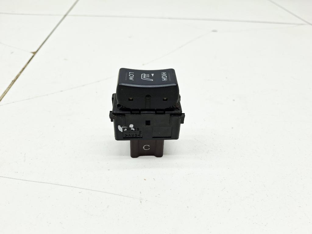 Кнопка обогрева сидений, 1000 рублей, Пермь