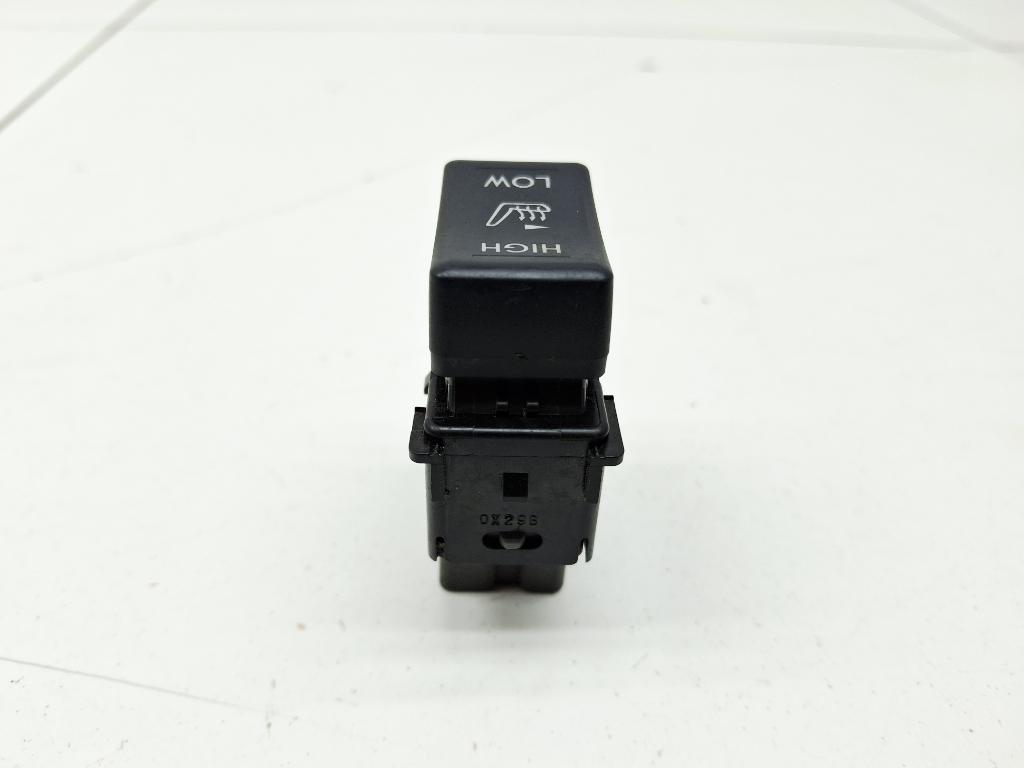 Кнопка обогрева сидений, 1000 рублей, Пермь