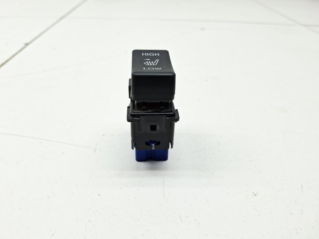 Кнопка обогрева сидений, 1500 рублей, Пермь