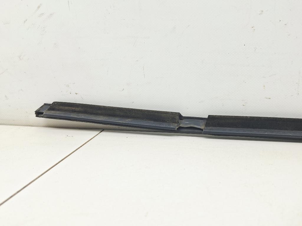 Накладка стекла переднего правого, 2500 рублей, Пермь