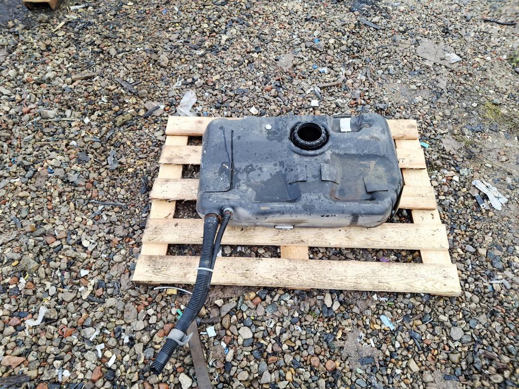 Бак топливный, 1500 рублей, Пермь