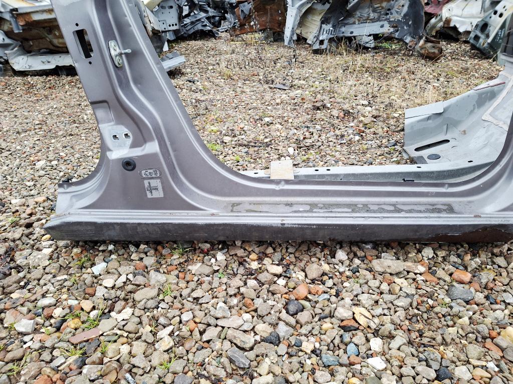 Порог со стойкой правый, 5000 рублей, Пермь