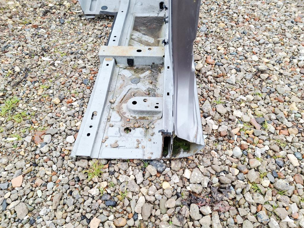 Порог со стойкой правый, 5000 рублей, Пермь