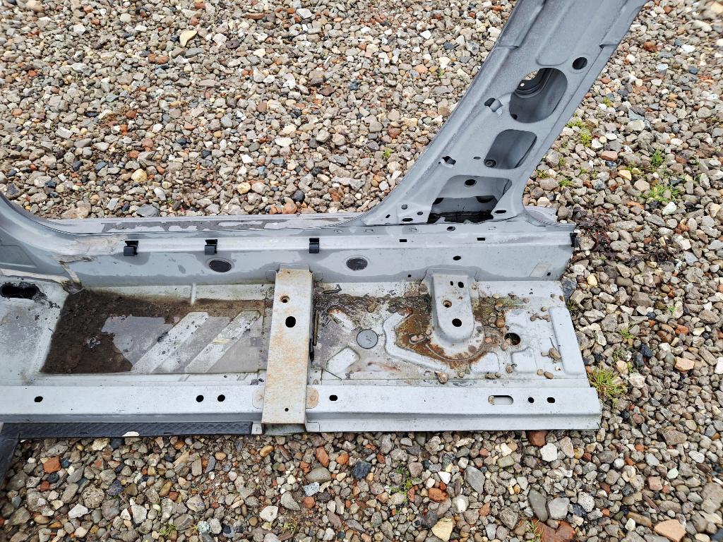 Порог со стойкой правый, 5000 рублей, Пермь