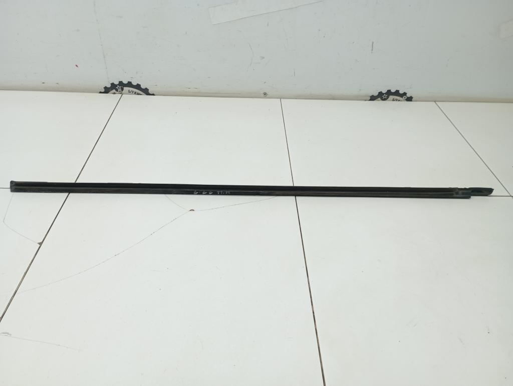 Накладка стекла переднего правого, 1000 рублей, Пермь