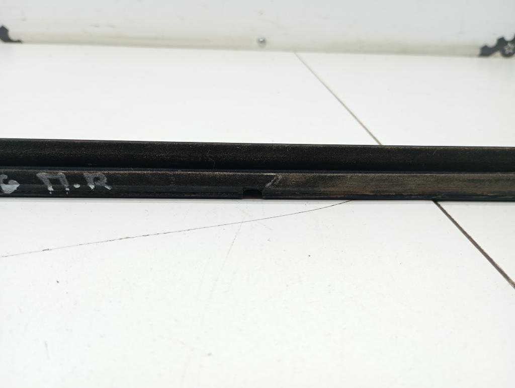 Накладка стекла переднего правого, 1000 рублей, Пермь