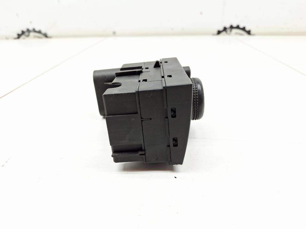 Переключатель света фар, 2000 рублей, Пермь