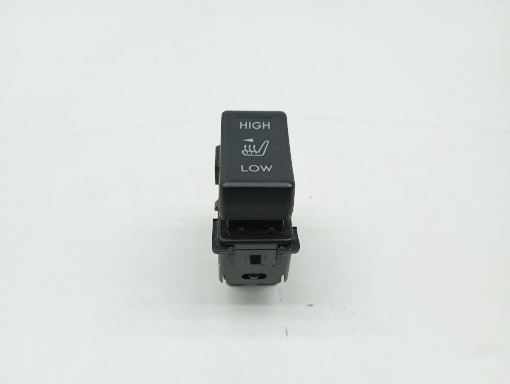 Кнопка обогрева сидений, 1000 рублей, Пермь