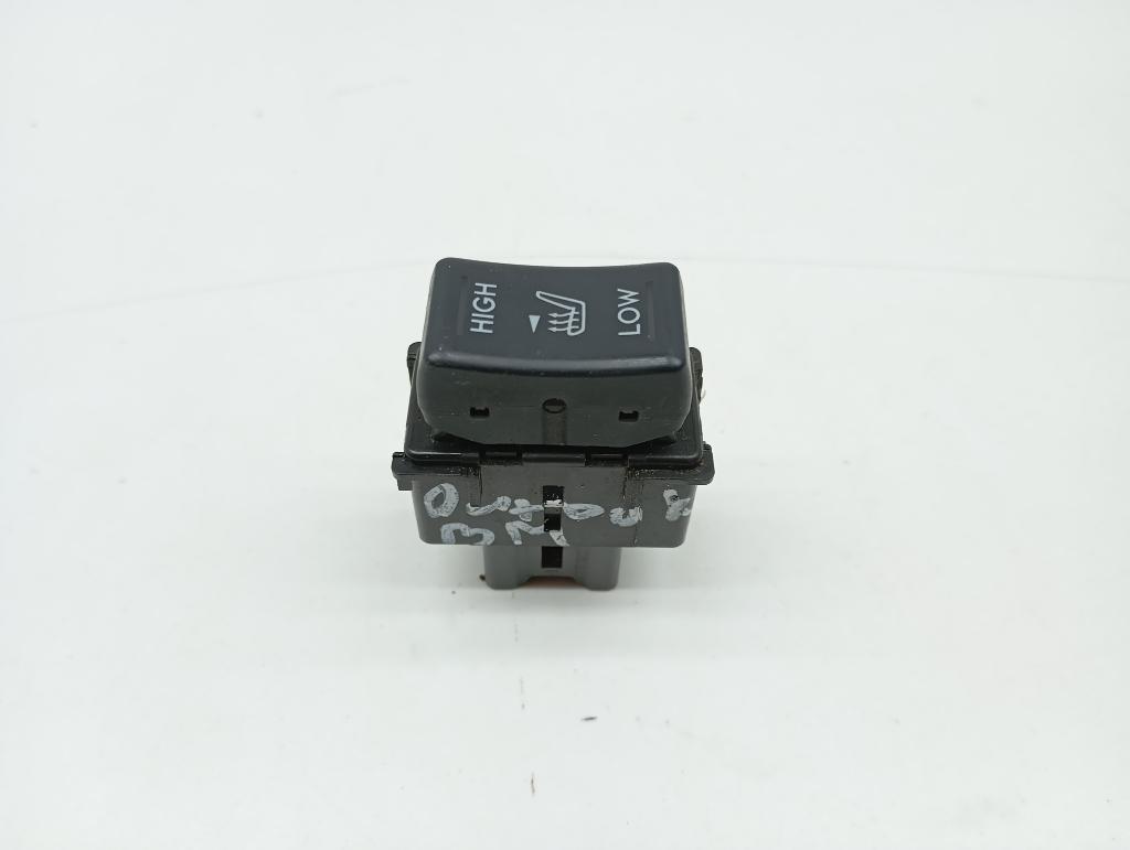 Кнопка обогрева сидений, 1000 рублей, Пермь