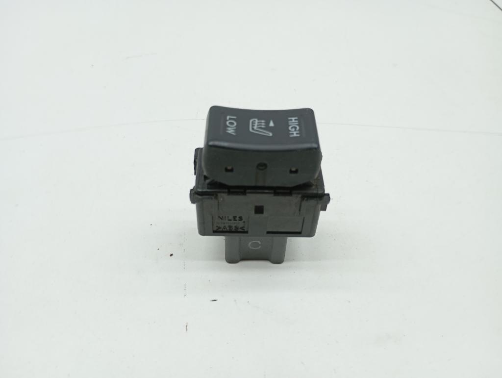 Кнопка обогрева сидений, 1000 рублей, Пермь