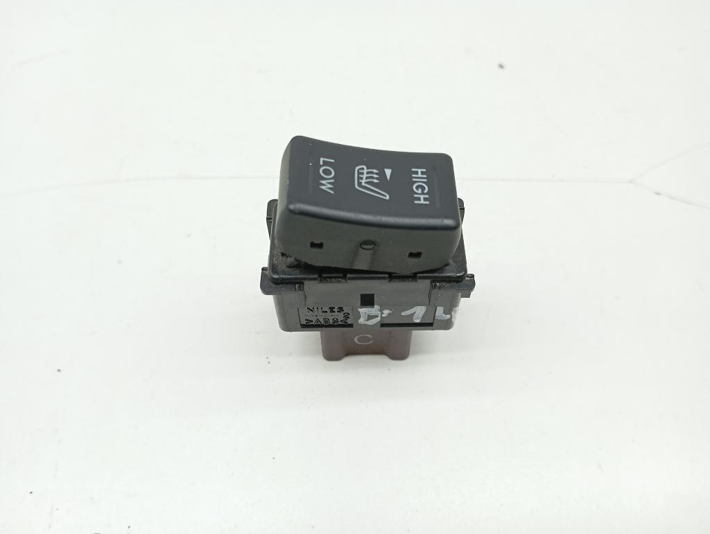 Кнопка обогрева сидений, 1000 рублей, Пермь