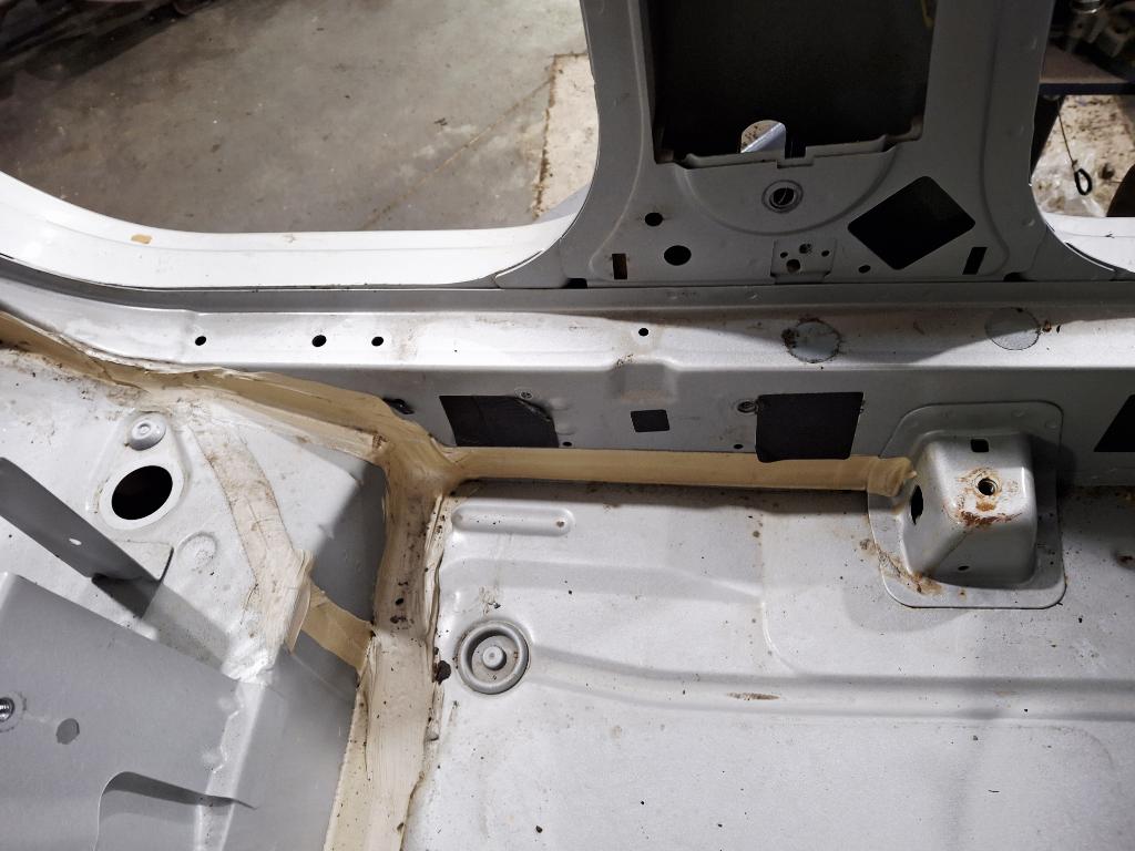 Порог со стойкой левый, 15000 рублей, Пермь