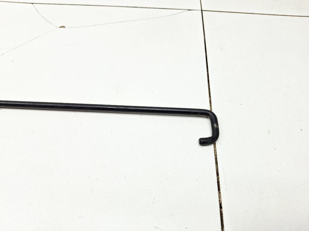 Держатель капота, 500 рублей, Пермь