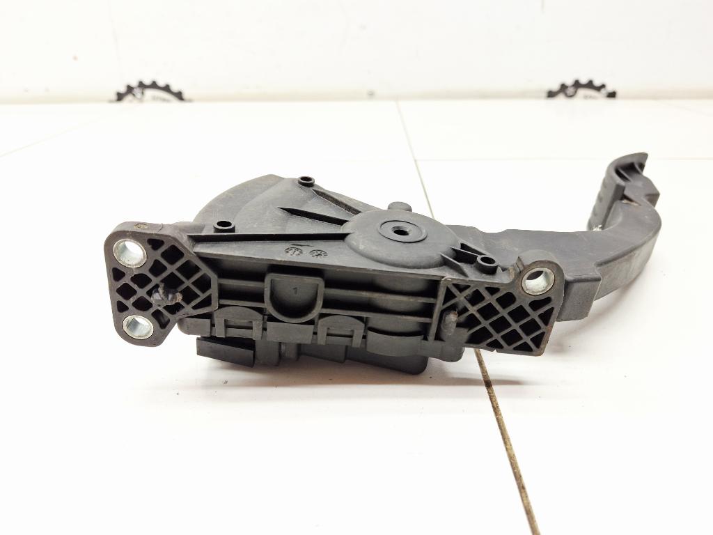 Педаль газа, 2000 рублей, Пермь