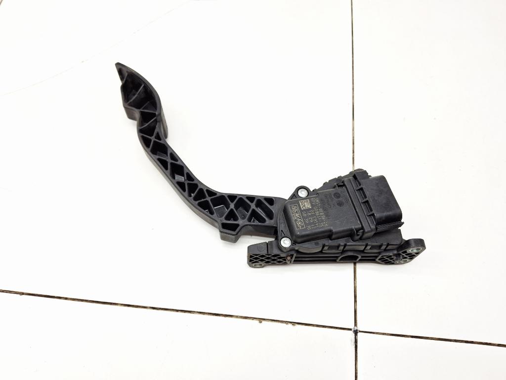 Педаль газа, 2000 рублей, Пермь