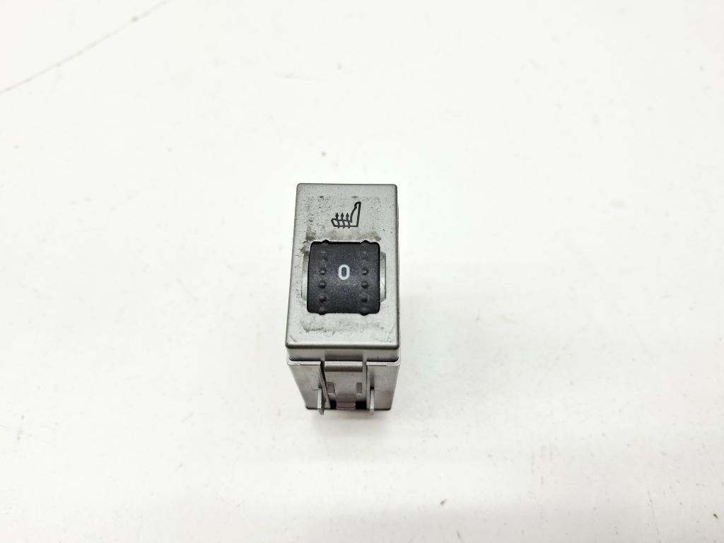 Кнопка обогрева сидений, 500 рублей, Пермь