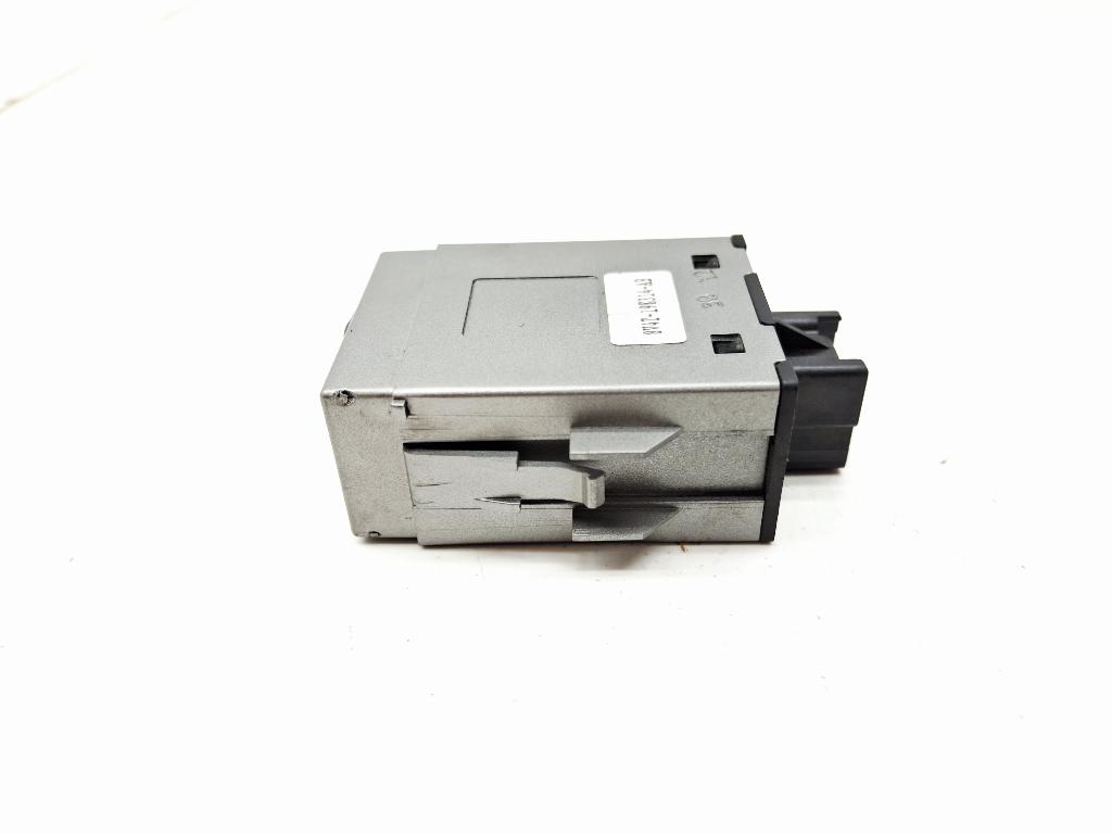 Кнопка обогрева сидений, 500 рублей, Пермь