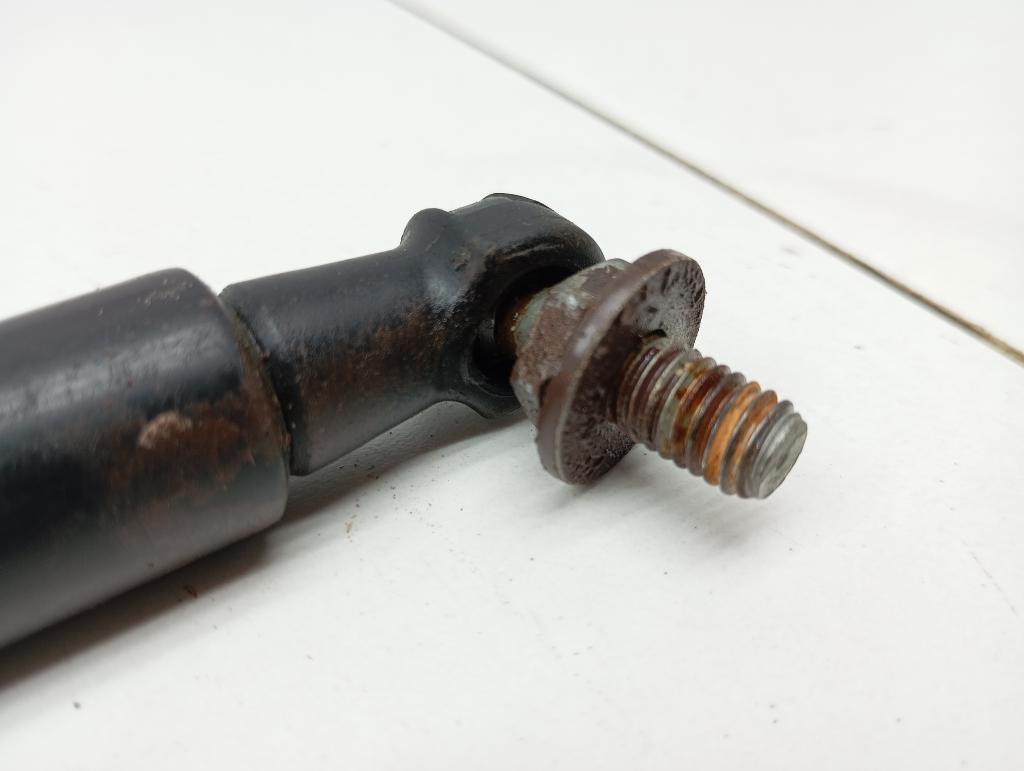 Амортизатор двери багажника, 500 рублей, Пермь