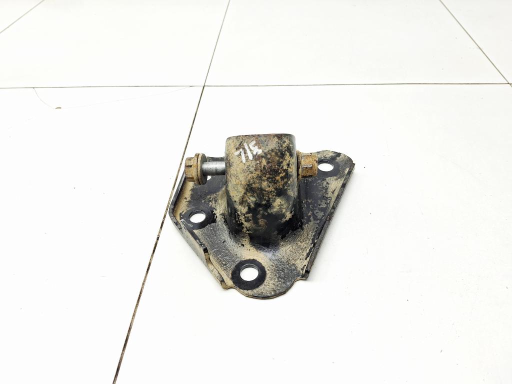 Кронштейн задней левой тяги, 500 рублей, Пермь