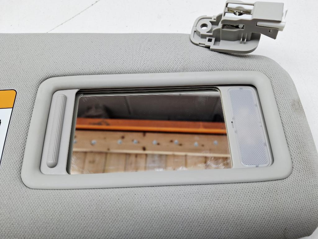 Козырек солнцезащитный правый, 3000 рублей, Пермь