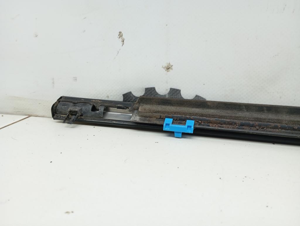 Накладка стекла заднего правого, 1000 рублей, Пермь