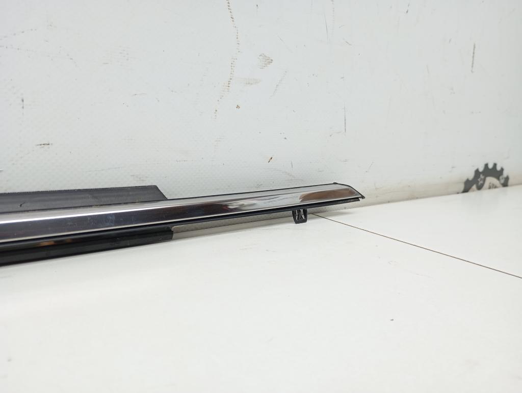 Накладка стекла переднего правого, 2000 рублей, Пермь