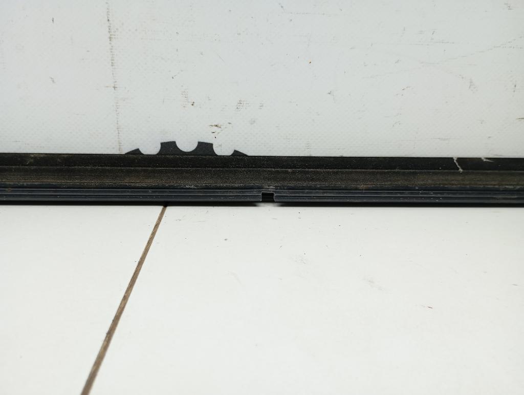 Накладка стекла переднего правого, 2000 рублей, Пермь