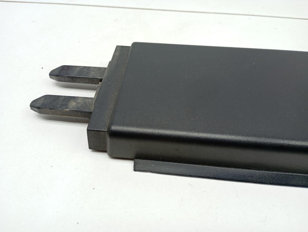 Накладка крепления рейлинга средняя левая, 1500 рублей, Пермь