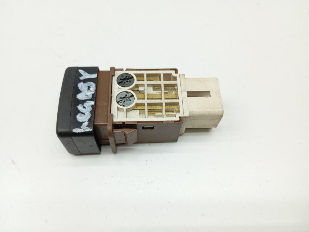 Кнопка обогрева переднего стекла, 500 рублей, Пермь