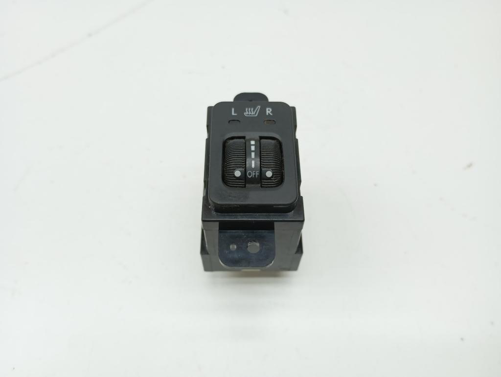 Кнопка обогрева сидений, 2500 рублей, Пермь